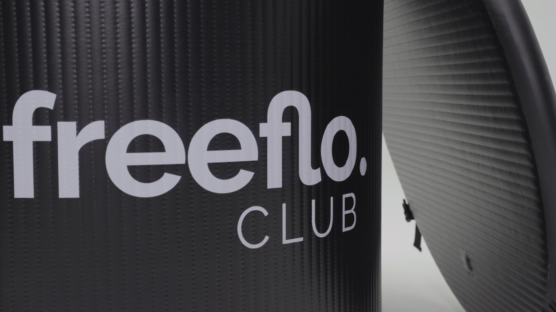 Load video: Freeflo Club Ice Bath Range – premium portable cold plunge tubs for recovery, wellness, and performance.